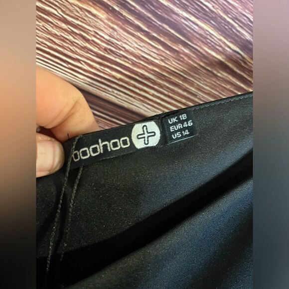 NWT BooHoo Tan and Black Dress. Size 14. - Picture 2 of 6